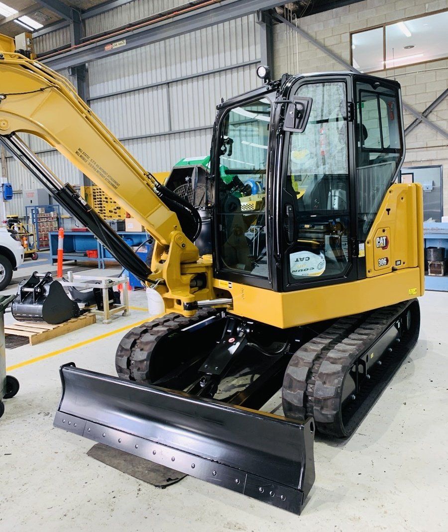 CAT Machinery — Glass Fitting